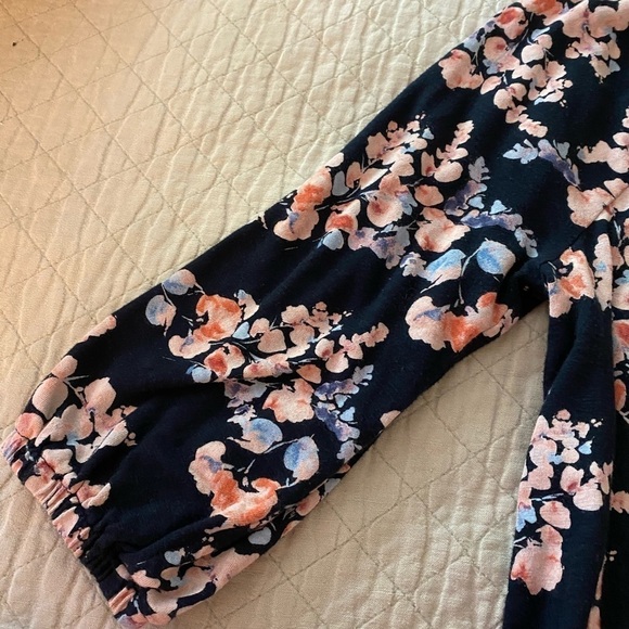 J. jill Top.  Off shoulder or on .  Size L Petite - Picture 3 of 6